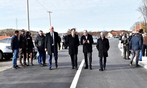 Симовић: За 12 година у путеве уложено више од 600 милиона евра